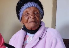 世界最长寿女性去世 享年